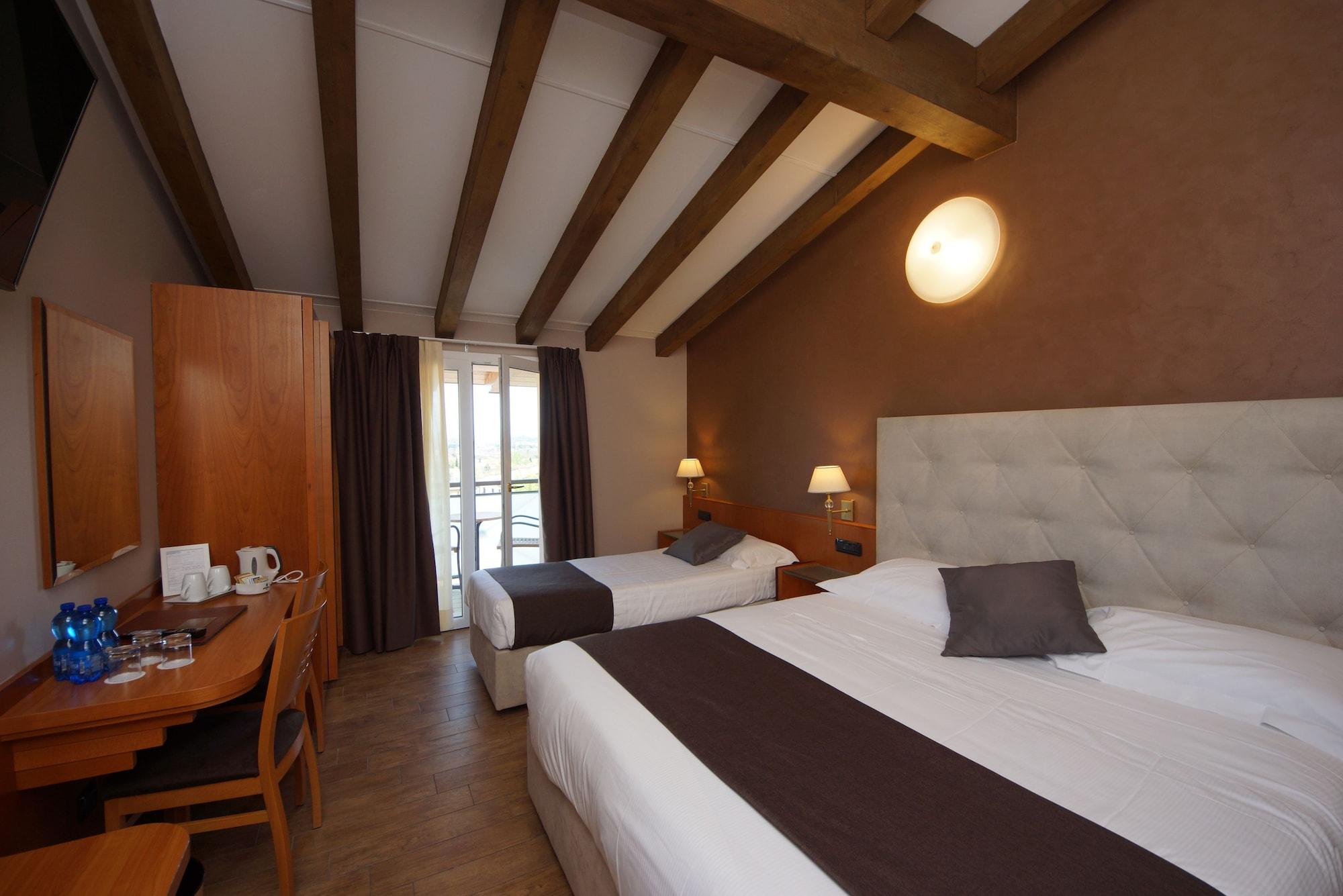 Hotel Clarin 14 By Dori بسكييرا ديل غاردا المظهر الخارجي الصورة