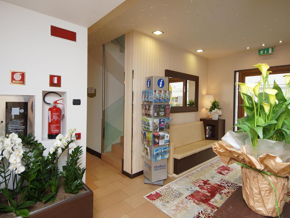 Hotel Clarin 14 By Dori بسكييرا ديل غاردا المظهر الخارجي الصورة