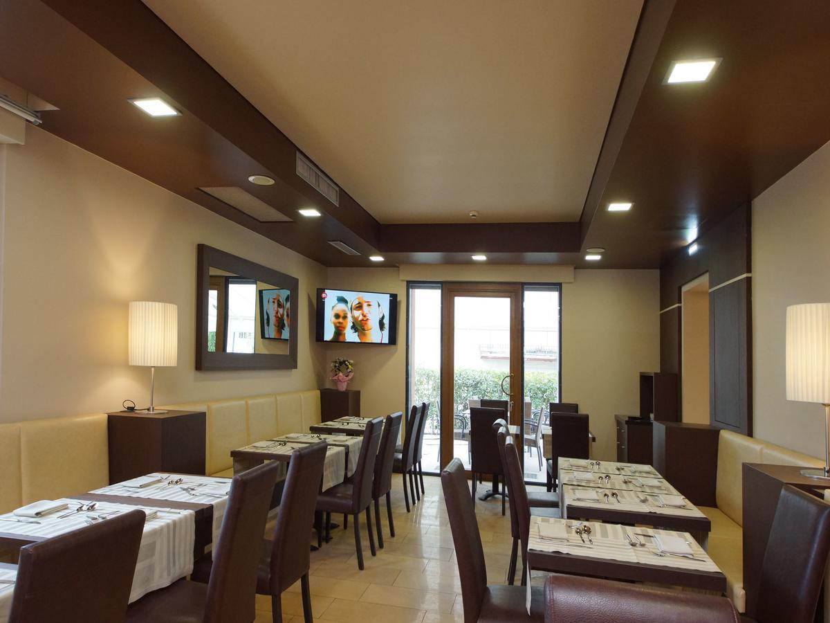 Hotel Clarin 14 By Dori بسكييرا ديل غاردا المظهر الخارجي الصورة