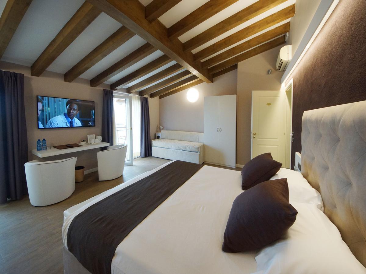 Hotel Clarin 14 By Dori بسكييرا ديل غاردا المظهر الخارجي الصورة