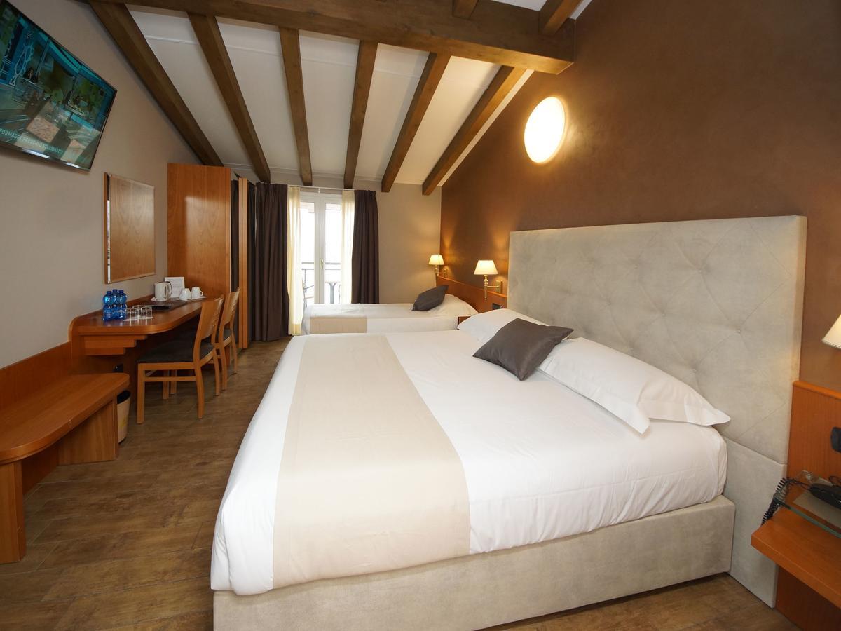 Hotel Clarin 14 By Dori بسكييرا ديل غاردا المظهر الخارجي الصورة