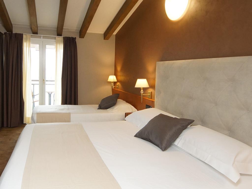 Hotel Clarin 14 By Dori بسكييرا ديل غاردا المظهر الخارجي الصورة