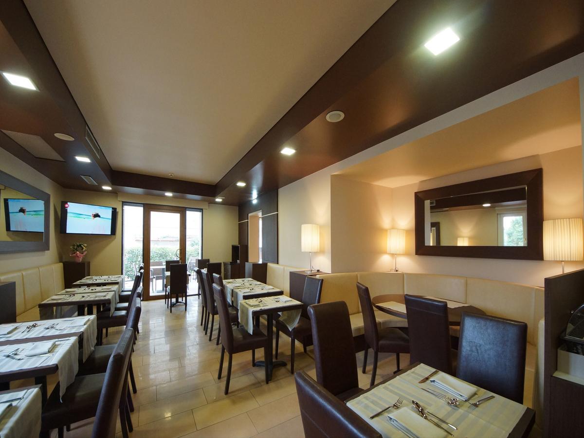 Hotel Clarin 14 By Dori بسكييرا ديل غاردا المظهر الخارجي الصورة
