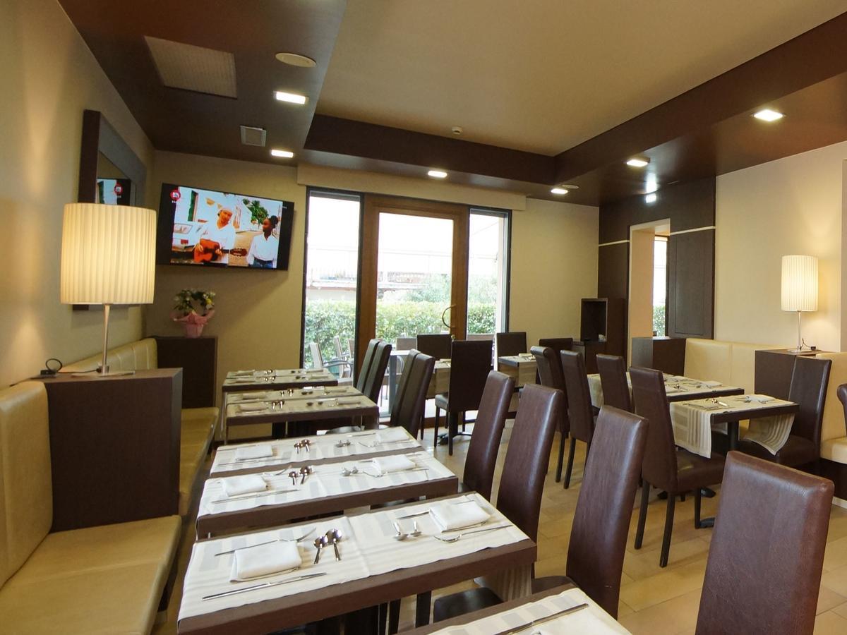Hotel Clarin 14 By Dori بسكييرا ديل غاردا المظهر الخارجي الصورة