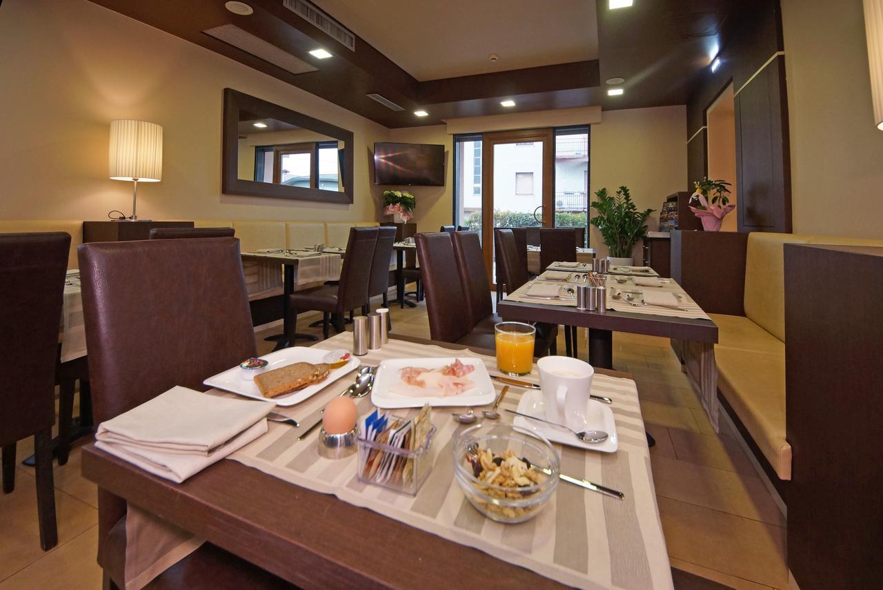 Hotel Clarin 14 By Dori بسكييرا ديل غاردا المظهر الخارجي الصورة